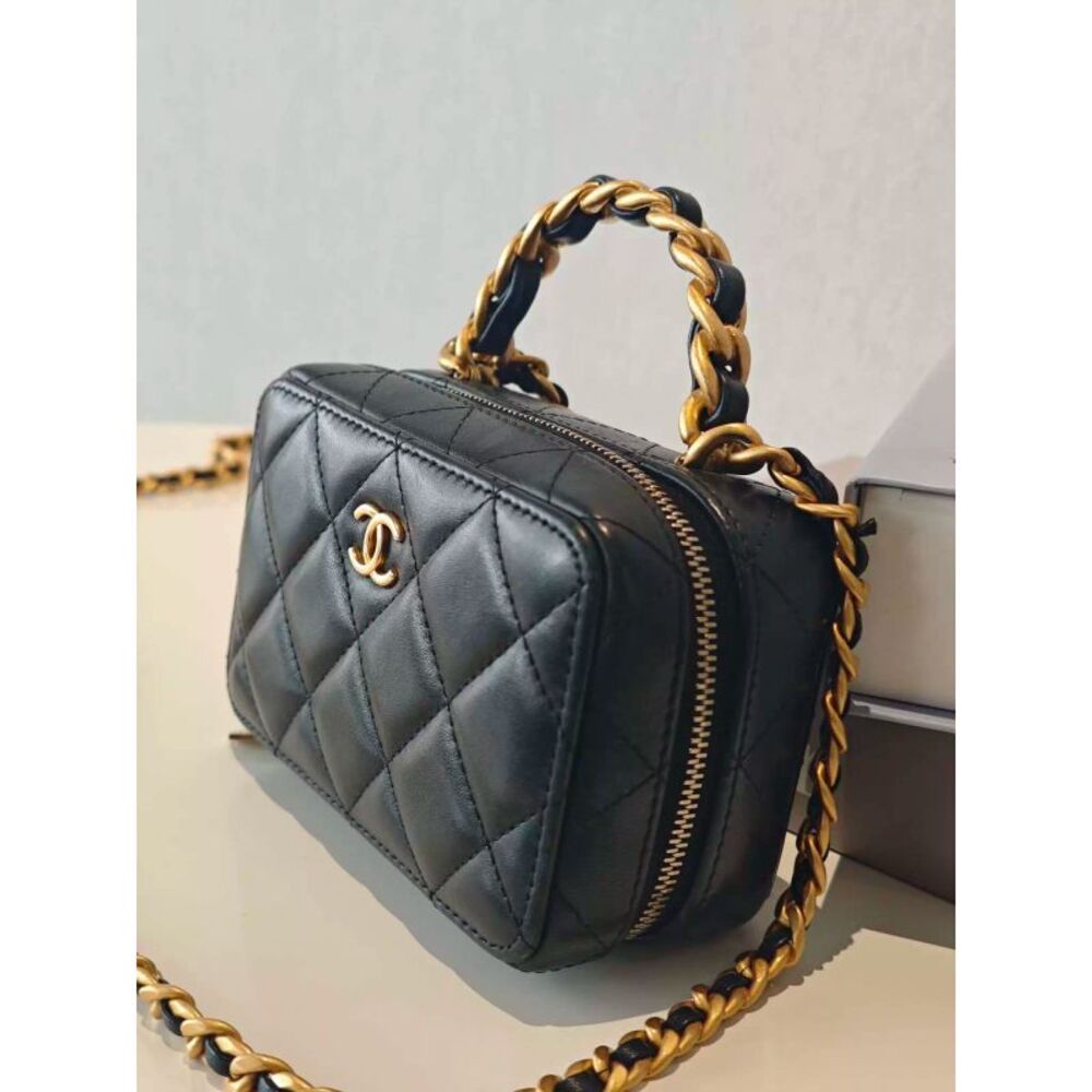 Chanel Women Pre-Loved Bag Very Good Condition - Picture 2 of 7